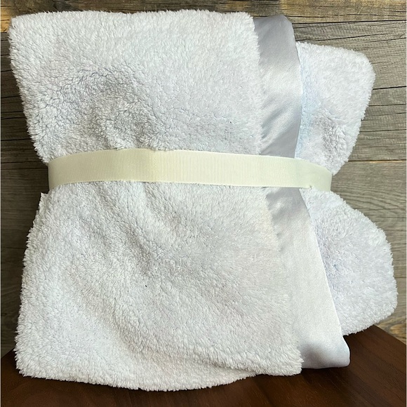 🆕 NWT Pottery Barn Kids Stroller Blanket, New (Incredibly Soft) - Picture 6 of 9